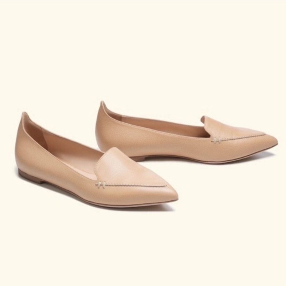 M. Gemi nude leather pointed flats. Size 35.
